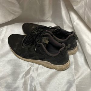 ASICS black sneakers size 9 1/2 not new to tag
